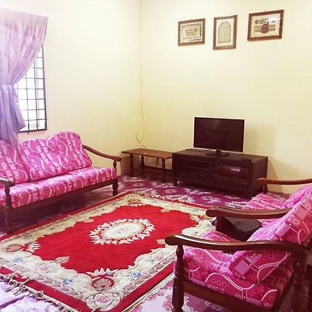 Homestay Bandar Pekan - Musleem Preferred Экстерьер фото